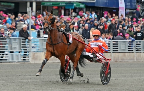 På söndag hoppas Peter Untersteiner att konkurrenterna kör musten ur varandra