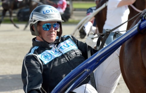 Robert Bergh inför V75 Jackpot