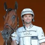 Inför V86®: Svanstedt om sin nya reklamhäst – ”Åker till Solvalla för att vinna – rycker alla skor” Inför V86®: Svanstedt om sin nya reklamhäst – ”Åker till Solvalla för att vinna – rycker alla skor"