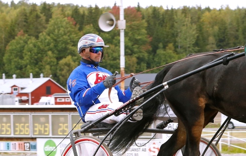 Inför V75 (dubbeljackpot): Eriksson har laddat inför V75 på hemmabanan