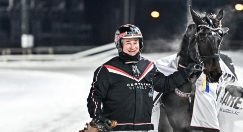 inför v86® (jackpot) benny har kommit till solvalla för att stanna