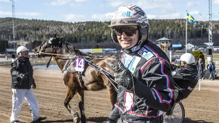 ulf ohlsson och fender efter seger jpg