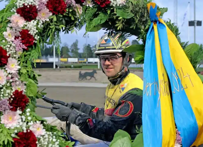 mats e djuse lagerkrans majblomster 1440x1045 jpg