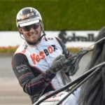 Inför V75 ÖREBRO: Upplagt för första E3-titeln fredrik wallin glad i sulky 1440x1075 jpg