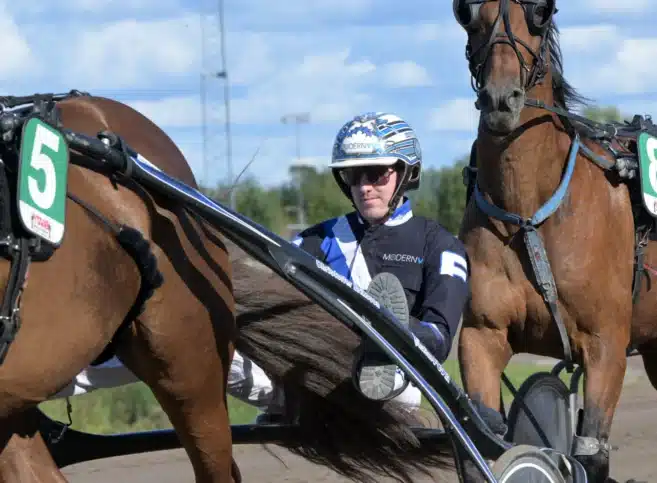 christoffer eriksson i sulky 1440x1058 jpg