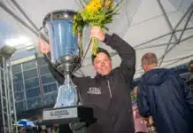 Inför V85 AXEVALLA (lördag): David Persson mot nya segerpokaler david persson med bucklan 1440x960 jpg