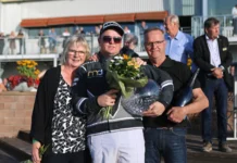 Inför V85 ÖSTERSUND: Till mammas gata med två formkort mattias djuse med mamma o pappa 1440x1032 jpg