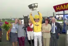 Hambletonian lämnar Meadowlands scarlet knight 1440x945 jpg