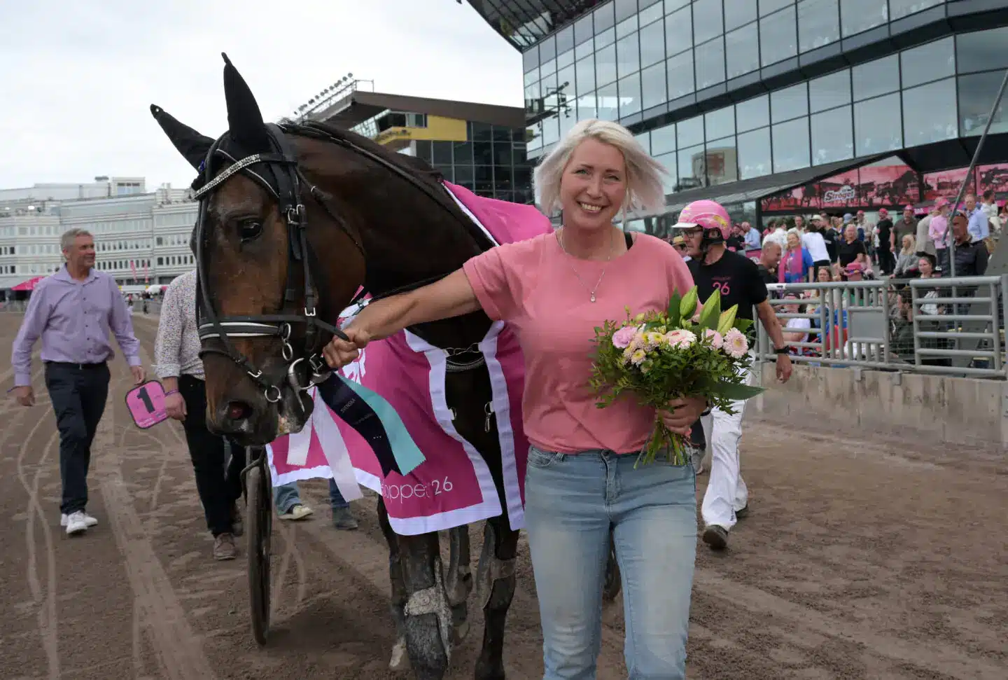 carros first king och angelica jonsson 1440x971 jpg